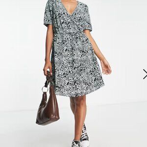 Jacqueline de Yong JDY Anetty Wrap Front Dress Basil Leopard NWT